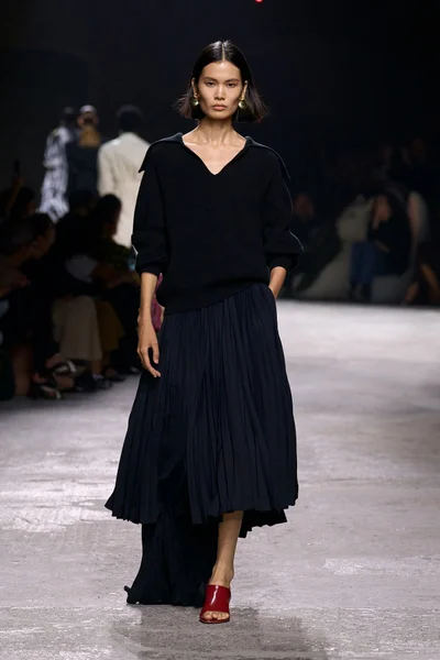 Look 15